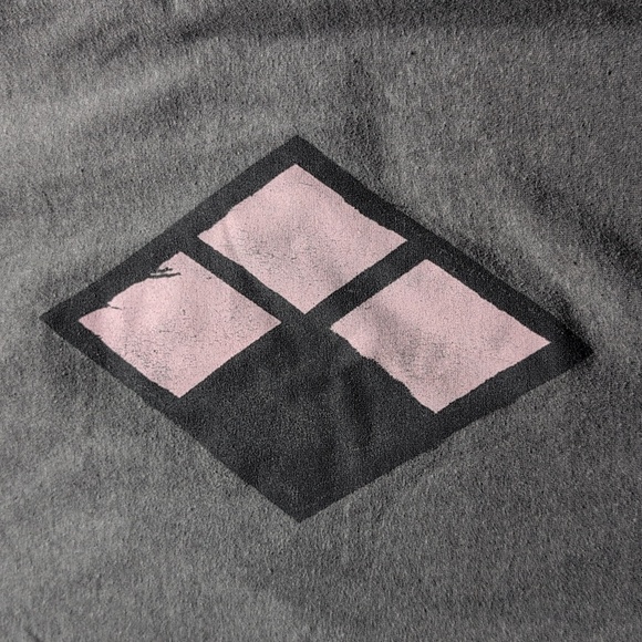 Sixflags Harley Quinn Gray Crewneck Sweater with Pink and Black Design Medium - Picture 2 of 5